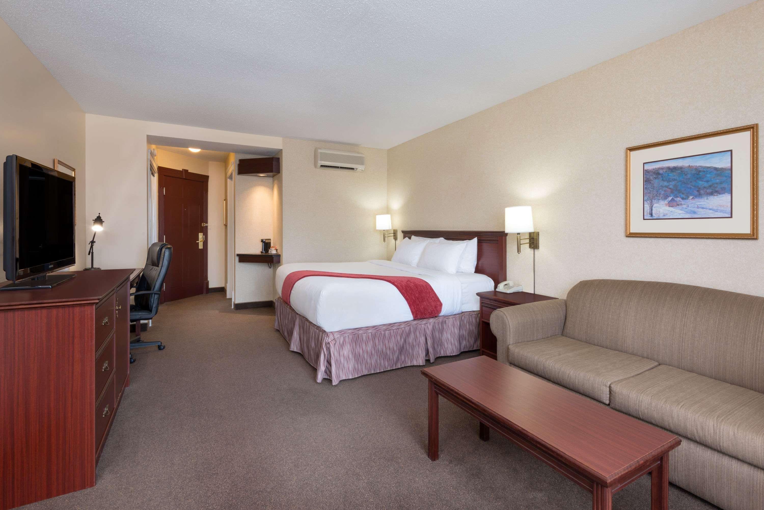 Hotel Ramada Plaza By Wyndham Gatineau/Manoir Du Casino Esterno foto
