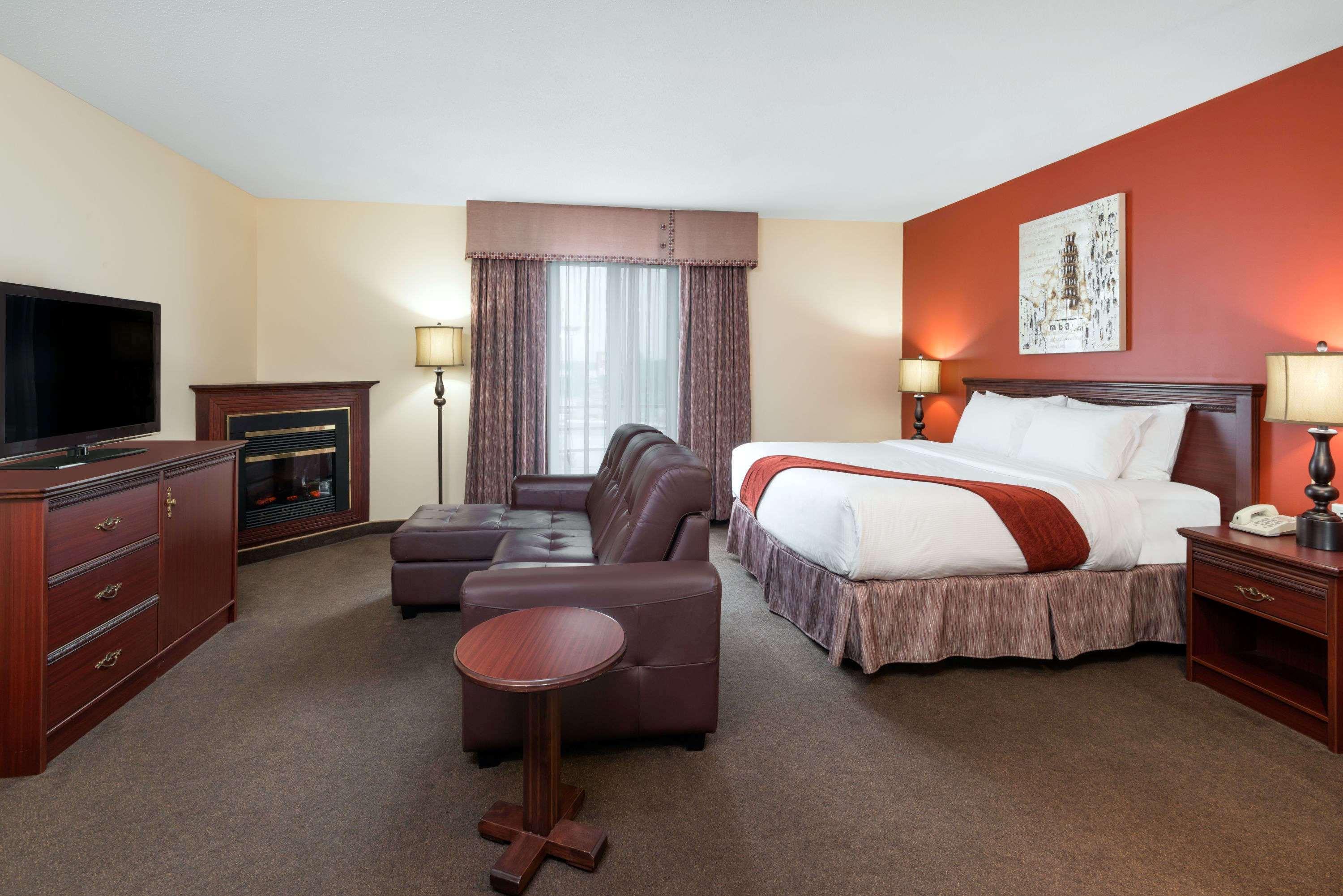 Hotel Ramada Plaza By Wyndham Gatineau/Manoir Du Casino Esterno foto